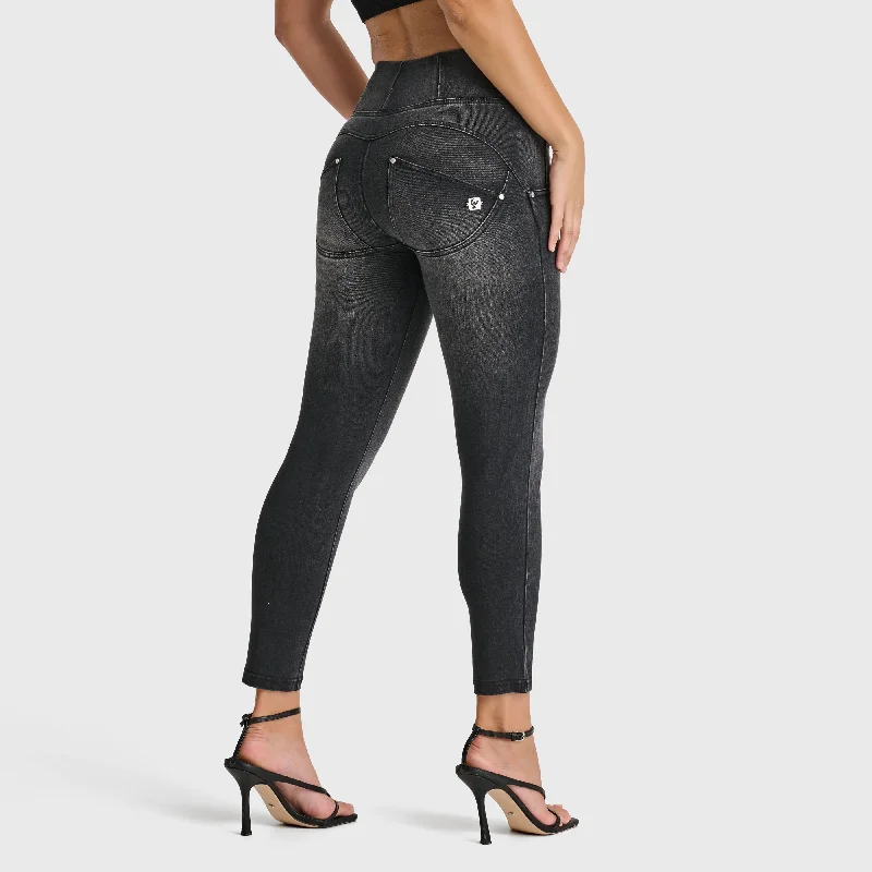 Savings Event WR.UP® Snug Jeans - High Waisted - 7/8 Length - Black + Black Stitching