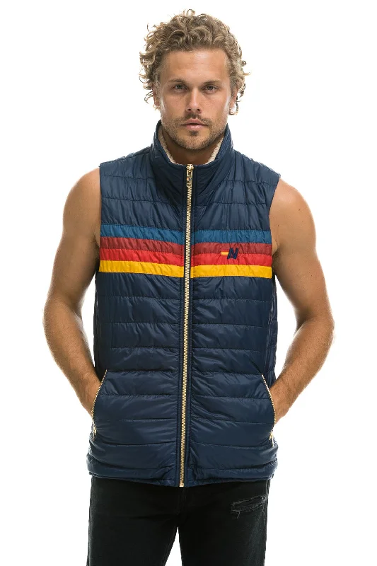 Weekend Deals That Sparkle MEN'S 4 STRIPE VEST SHERPA - NAVY