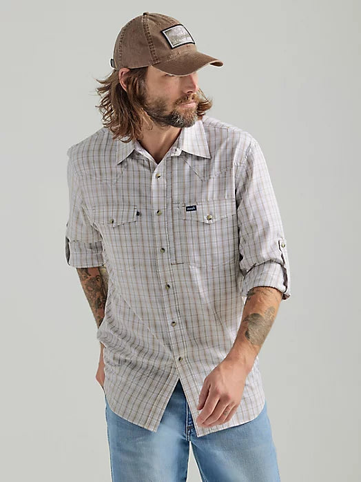 WRANGLER PERFORMANCE SNAP LONG SLEEVE PLAID SHIRT IN TAN PLAID