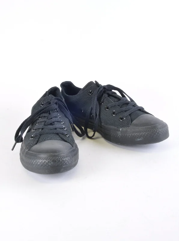 Deep Discounts Black Classic Low Converse - New But Imperfect