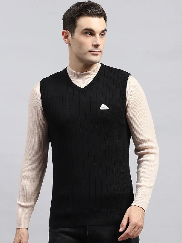 Men Black Solid V Neck Sleeveless Sweater