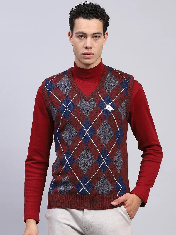 Weekend Specials to Love Men Maroon Geometric V Neck Sleeveless Sweater