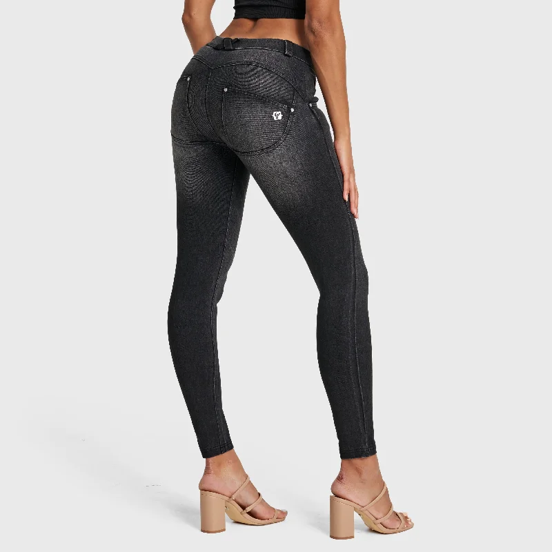 Super Deal WR.UP® Snug Jeans - Mid Rise - Full Length - Black + Black Stitching