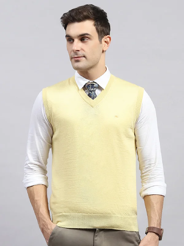 Massive Deals Men Yellow Solid V Neck Sleeveless Sweater